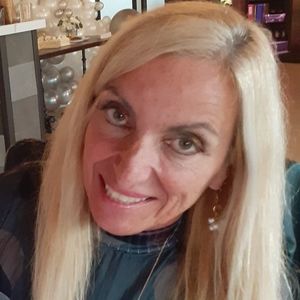 Meet your Posher, Connie